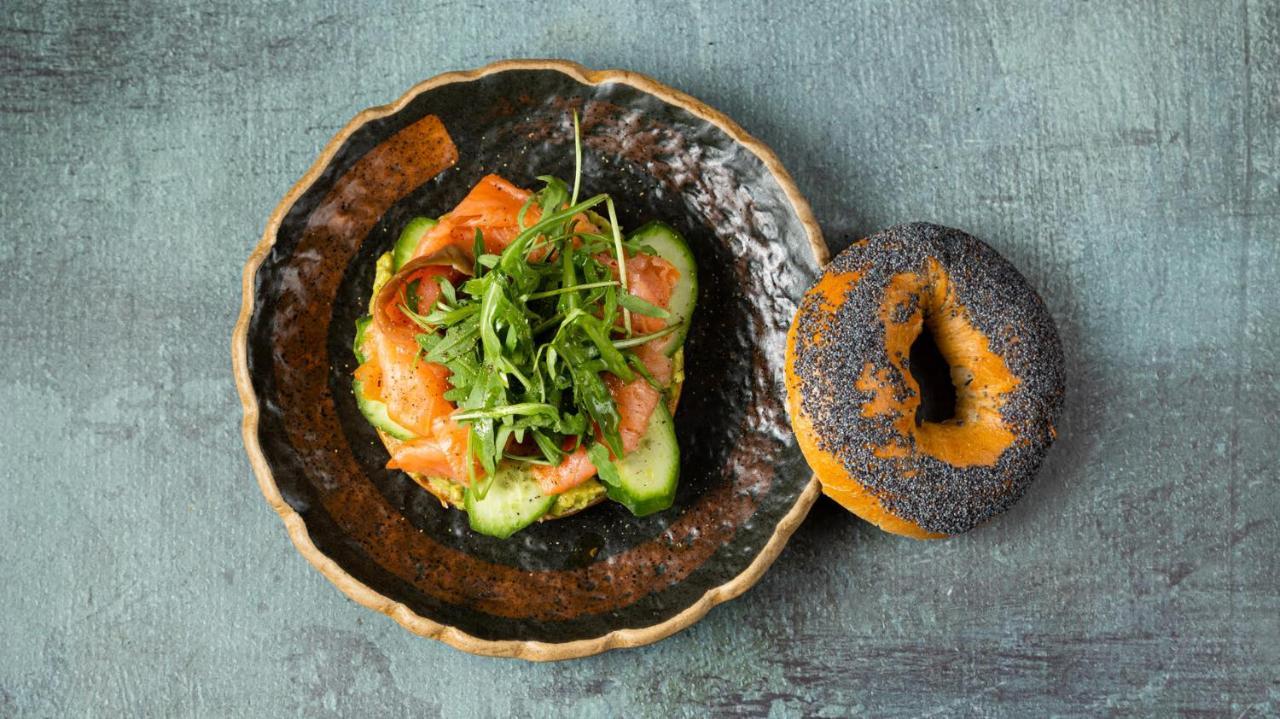 Hotel The Newel Psychiko Athen Exterior foto A bagel with lox and cream cheese