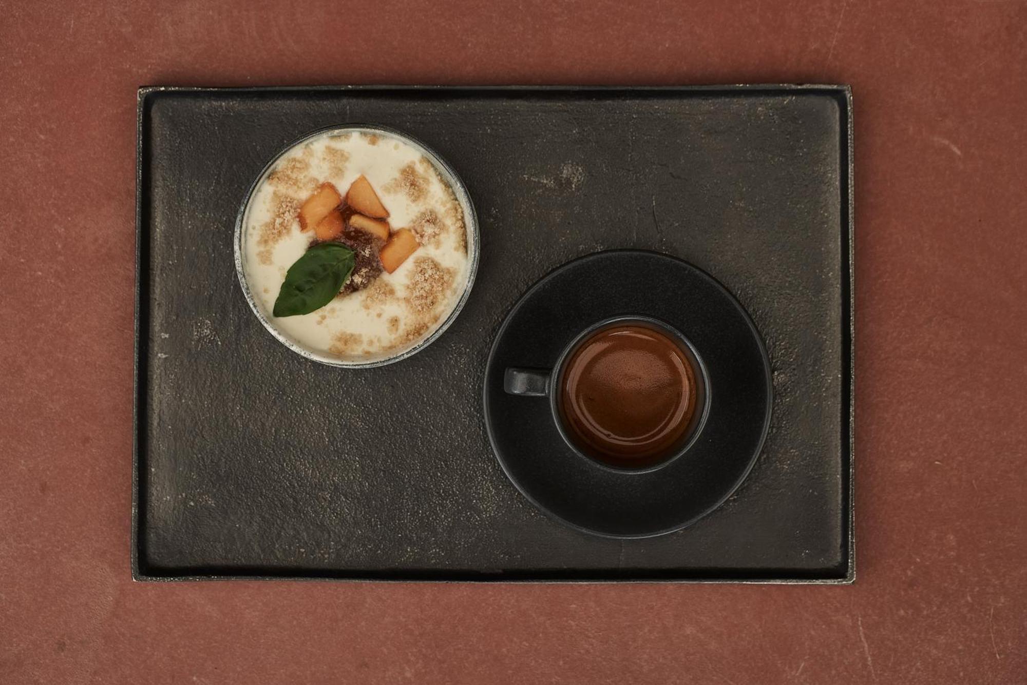 Hotel The Newel Psychiko Athen Exterior foto A cup of coffee with a side of kaya toast